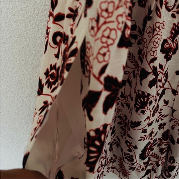 NWOT  LOFT  White, Pink & Burgundy Paisley Print Romper - S - Picture 5 of 7